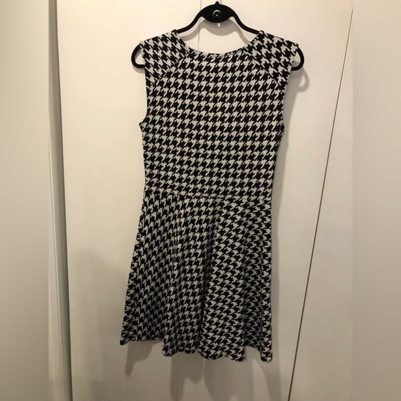 H&M houndstooth dress - Picture 3 of 6